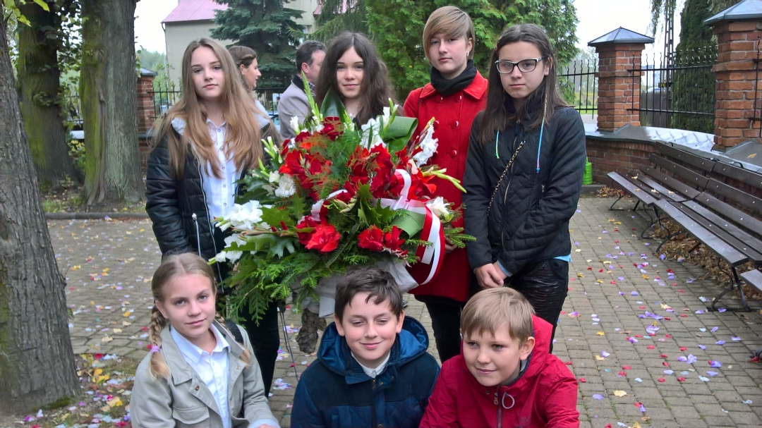 Katyń... ocalić od zapomnienia Katyń... ocalić od zapomnienia