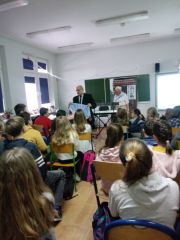 Jest smutek, co na twarzy maluje się cieniem... Jest smutek, co na twarzy maluje się cieniem...