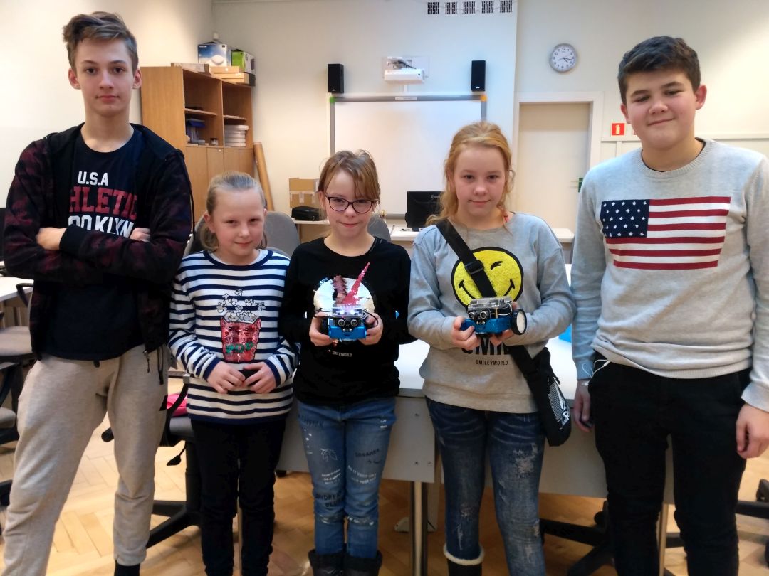 Jakie mamy plany wobec robotów? Jakie mamy plany wobec robotów?