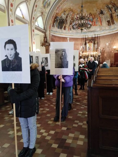 Uroczystości rozpoczęły się... Uroczystości rozpoczęły się...